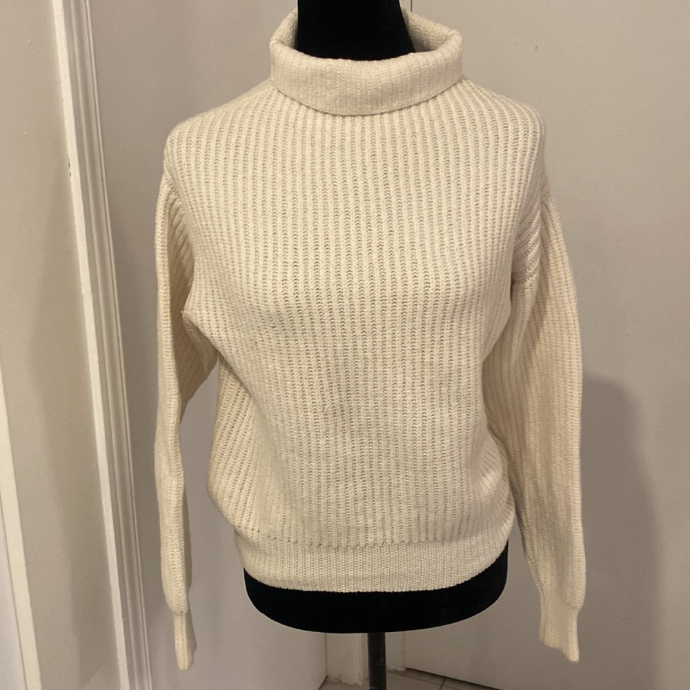 Women's XS Montpellier Cream Turtleneck Sweater